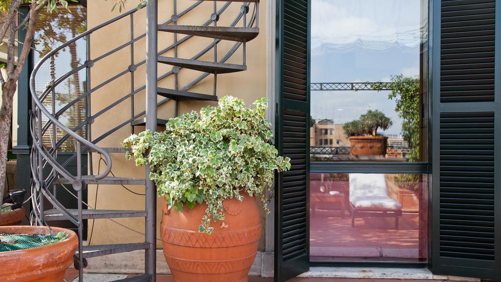 In - Fontana Di Trevi Penthouse Appartement